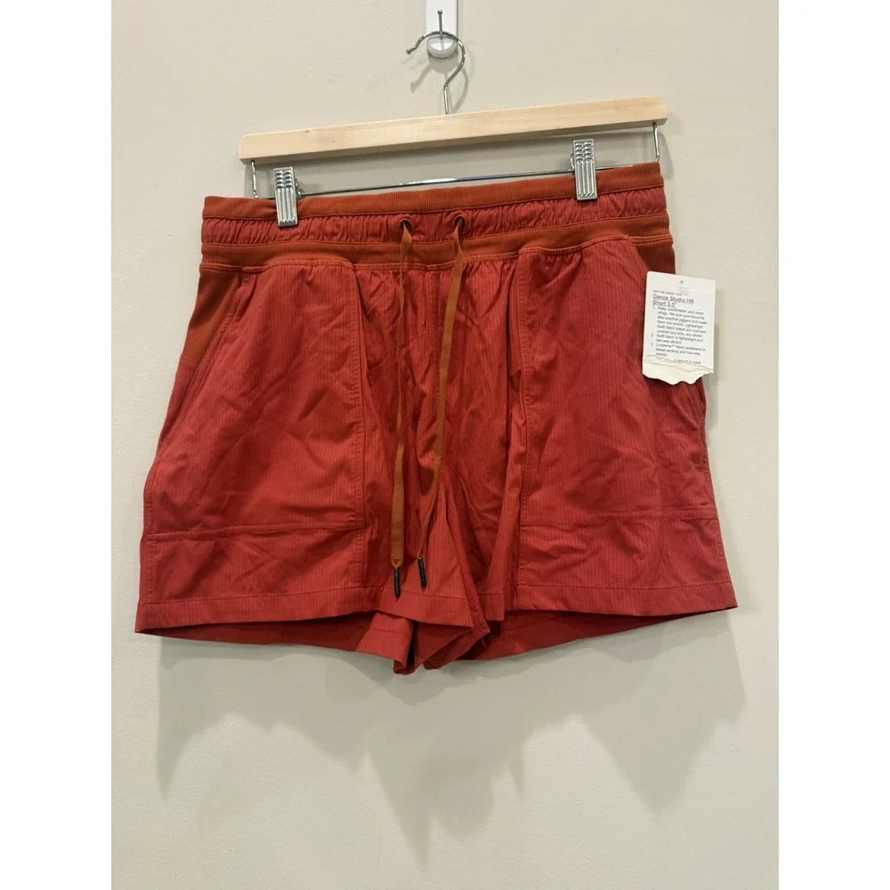 NWT Lululemon Dance Studio High-Rise Short 3.5